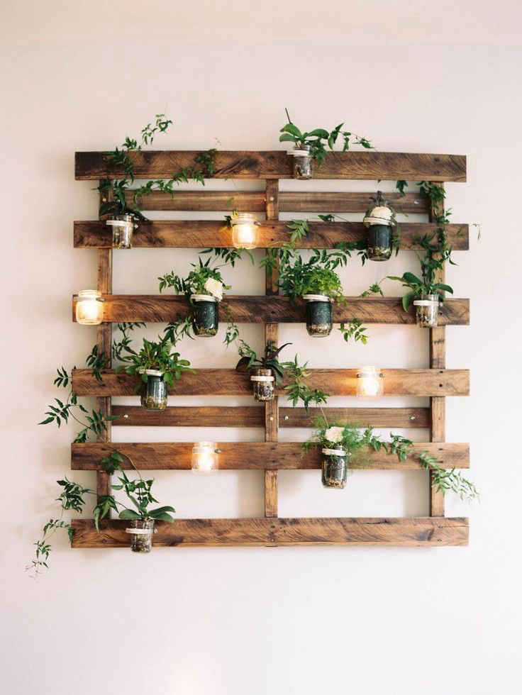 Wall Decor Pallets from Follow the Sprinkles